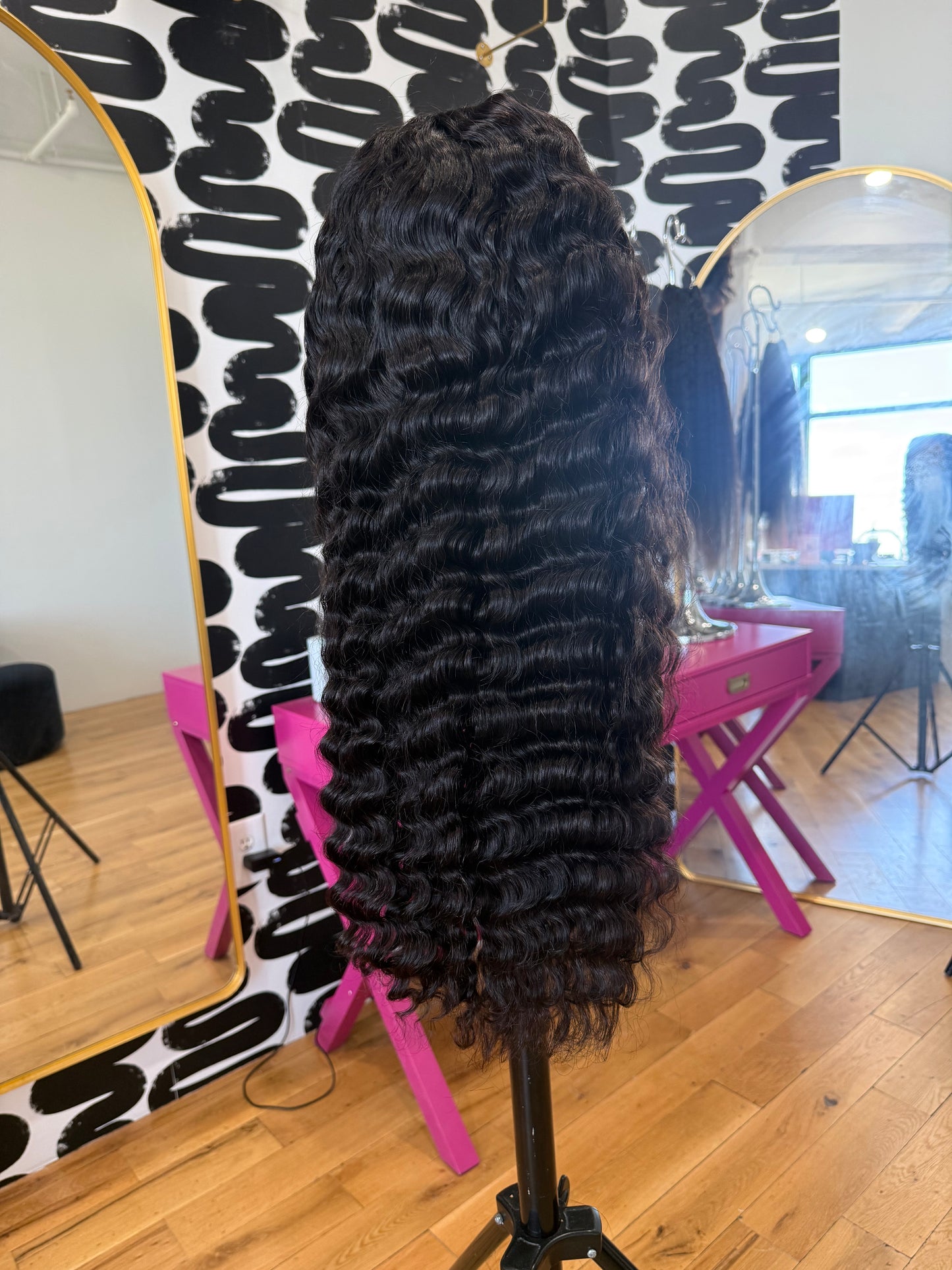 *IN-STOCK* 5X5 HD GLUE-LESS WIG 24" VIRGIN BEACH WAVE